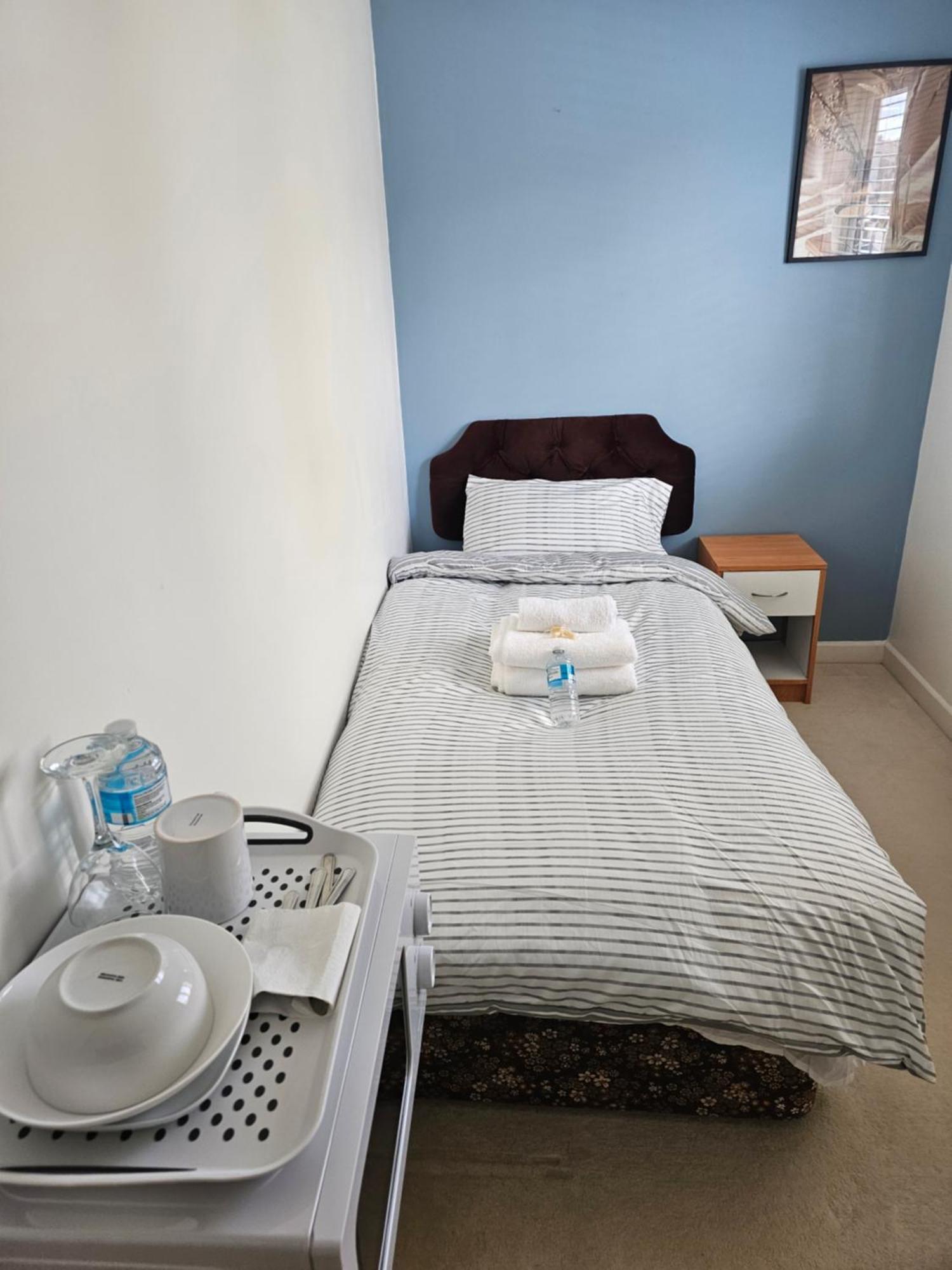 Extra Large Bedroom Дартфорд Екстер'єр фото